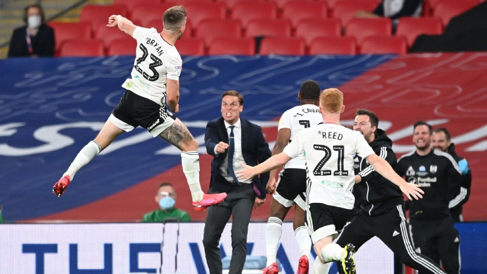 足球薪资泡 足球薪资泡